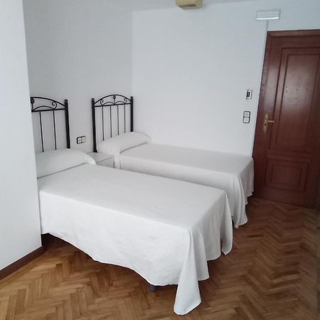 Pension La Plaza Betanzos Ngoại thất bức ảnh