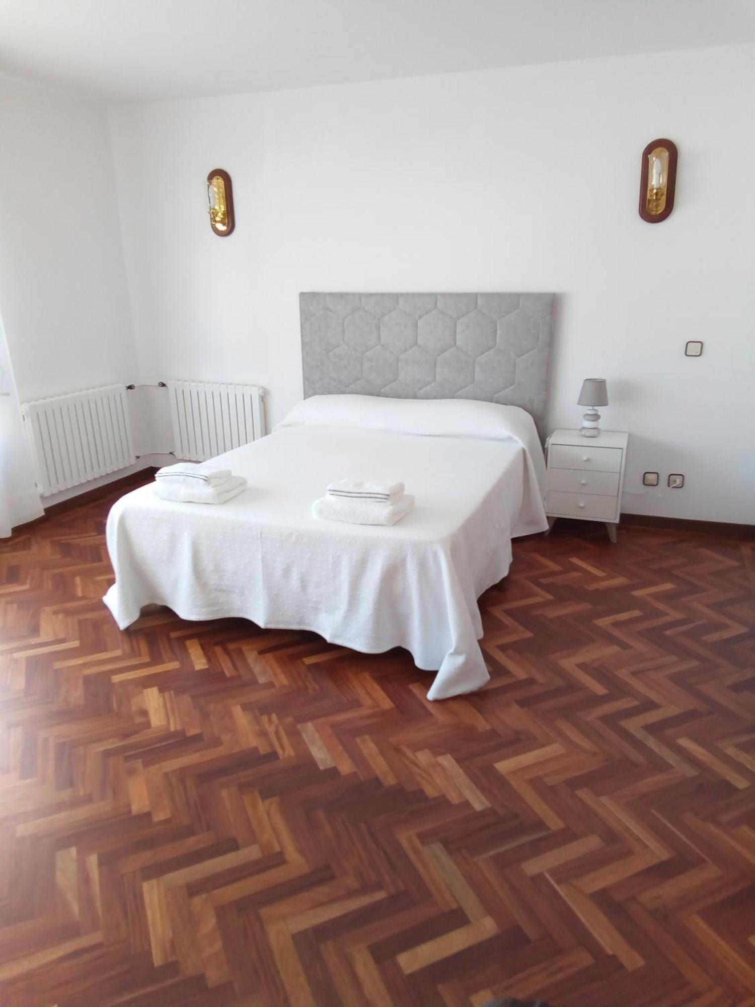 Pension La Plaza Betanzos Ngoại thất bức ảnh