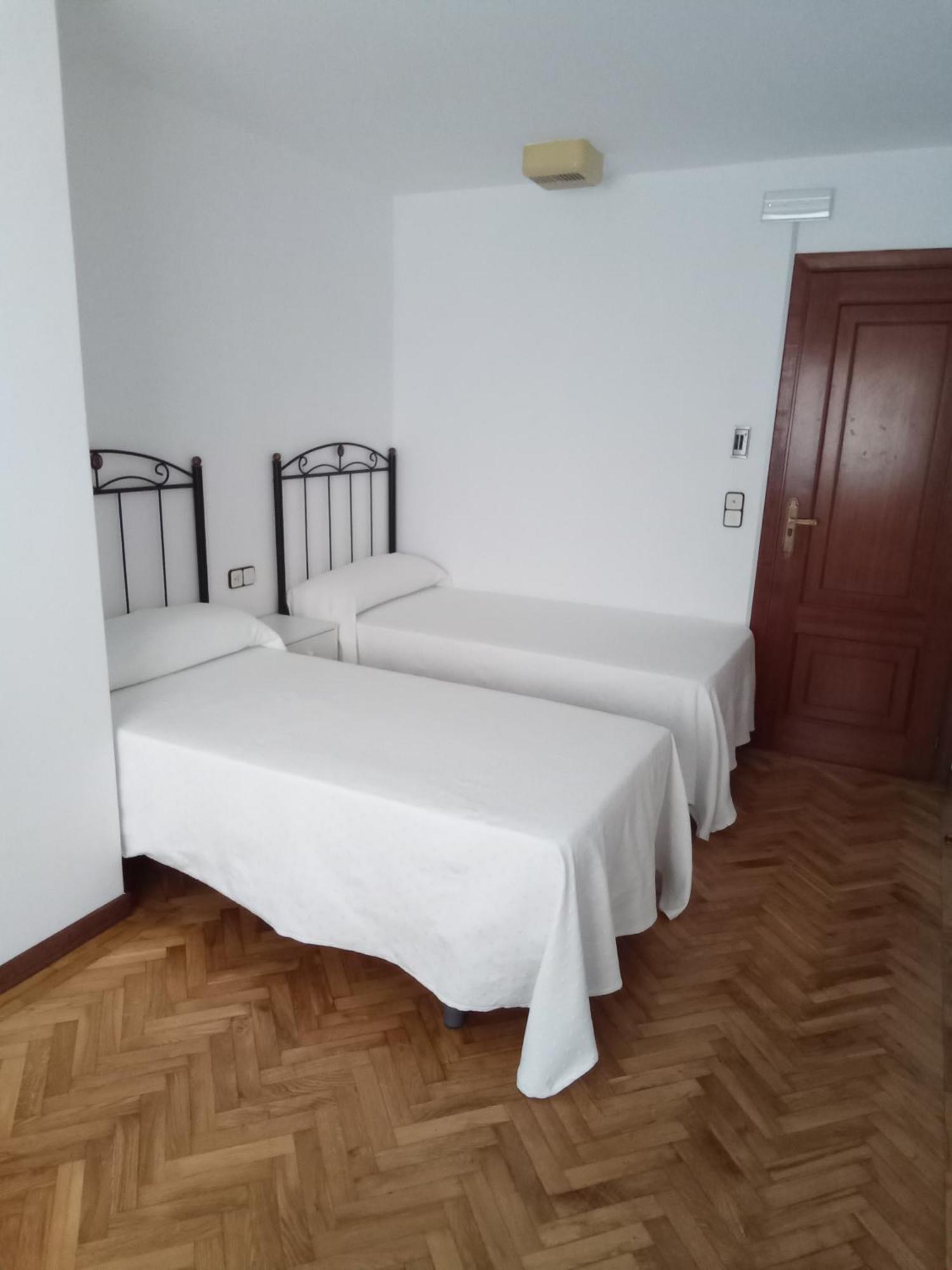 Pension La Plaza Betanzos Ngoại thất bức ảnh